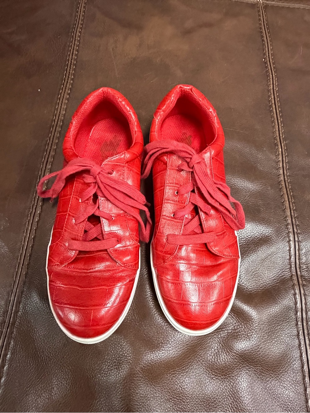 Red Faux-Croc Lace-Up Sneakers Sz 39 or 6-6.5 pretty good condition-         119